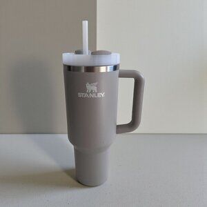 STANLEY Flowstate Gray Silver 40 oz  Mug Tumbler